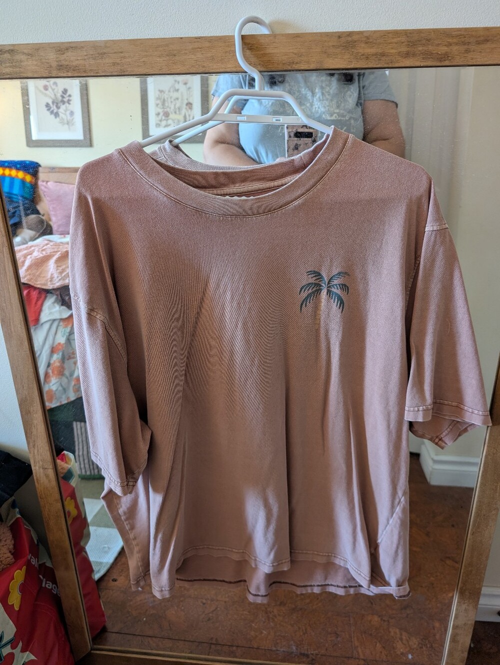 Old Navy Mauve Short Sleeve Tee with Palm Graphic